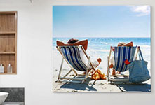 Foto op alumnium van ligstoelen op het strand
