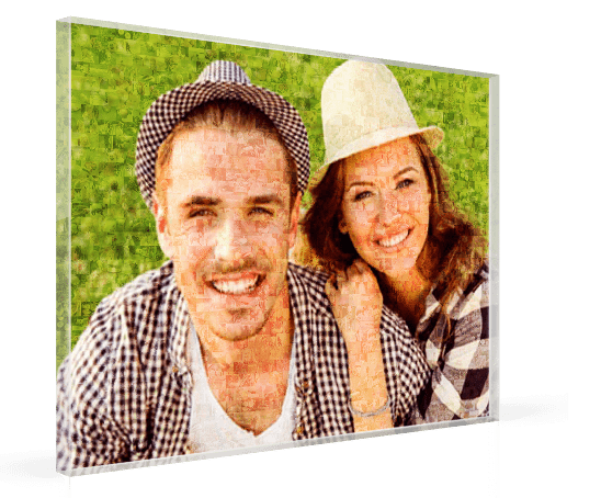 Fotomozaiek op plexiglas met paar in het gras
